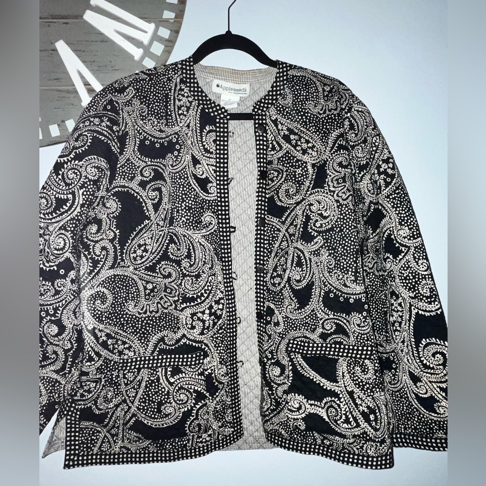 Appleseeds black and cream quilted cardigan jacket size XL